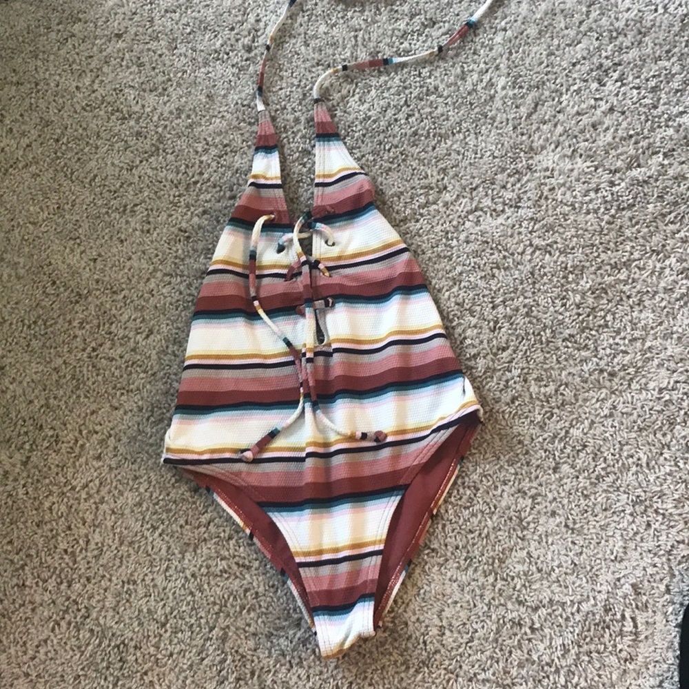 BRAND NEW billabong one piece bathing suit